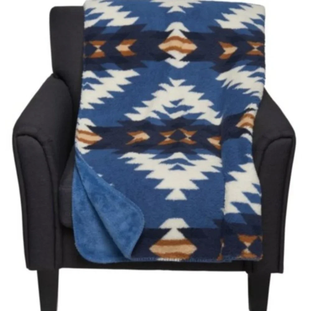 NEW!!  Pendleton  Eagle River Sherpa Throw Blanket - 50x70” 268 3S2